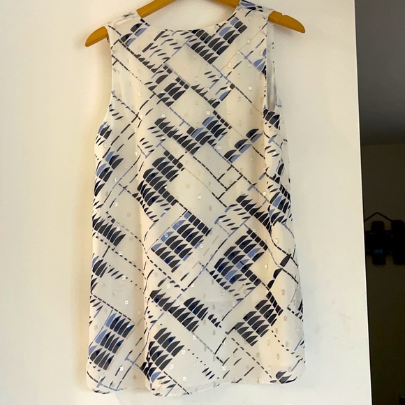 White House Black Market - Picture 8 of 9